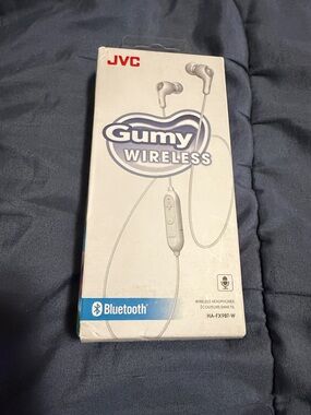 JVC Gumy Wireless Bluetooth Earbuds - White